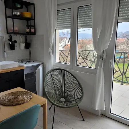 Apartment Kuca Familija *